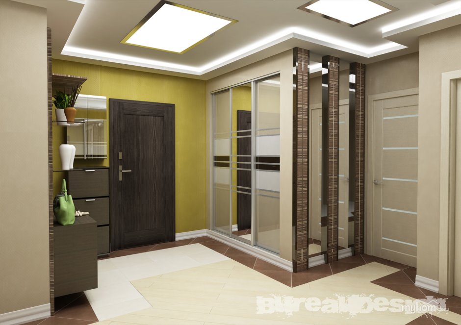 Просторная квадратная прихожая