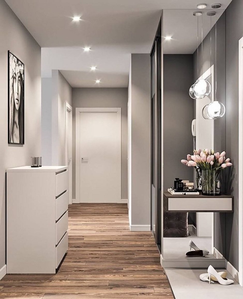 Маленькая узкая прихожая