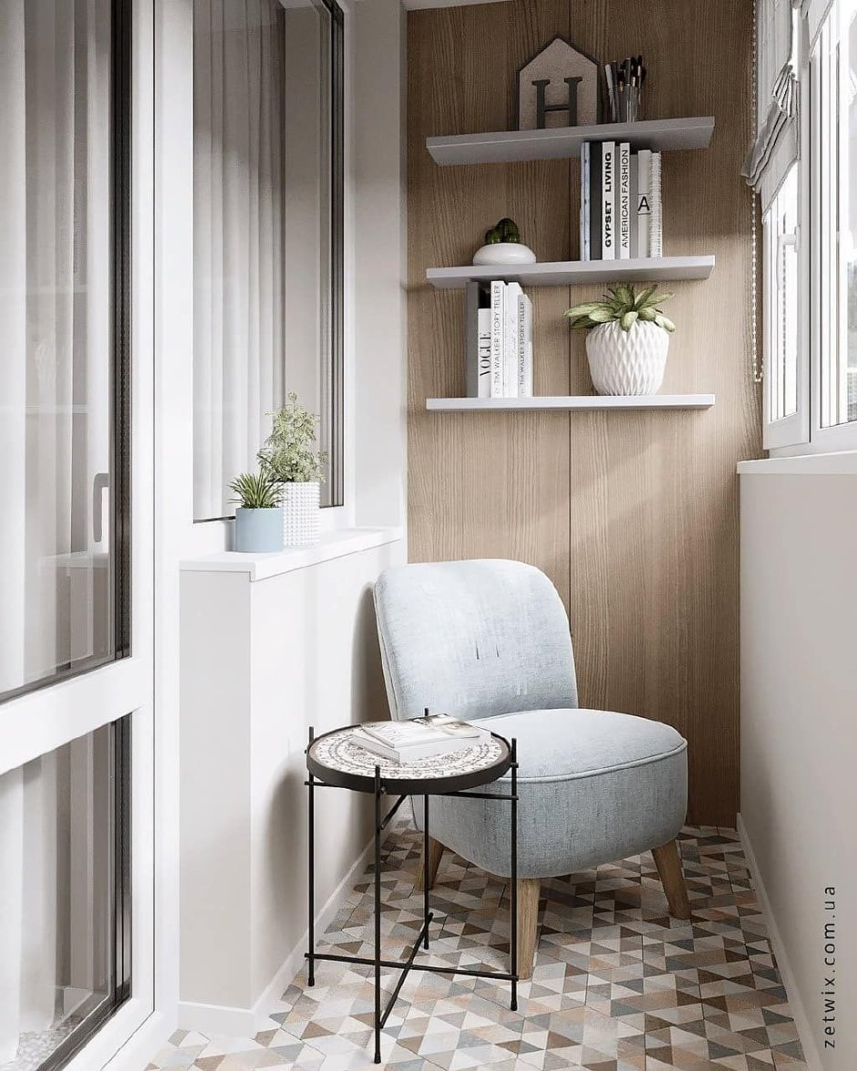 Маленький столик на балкон