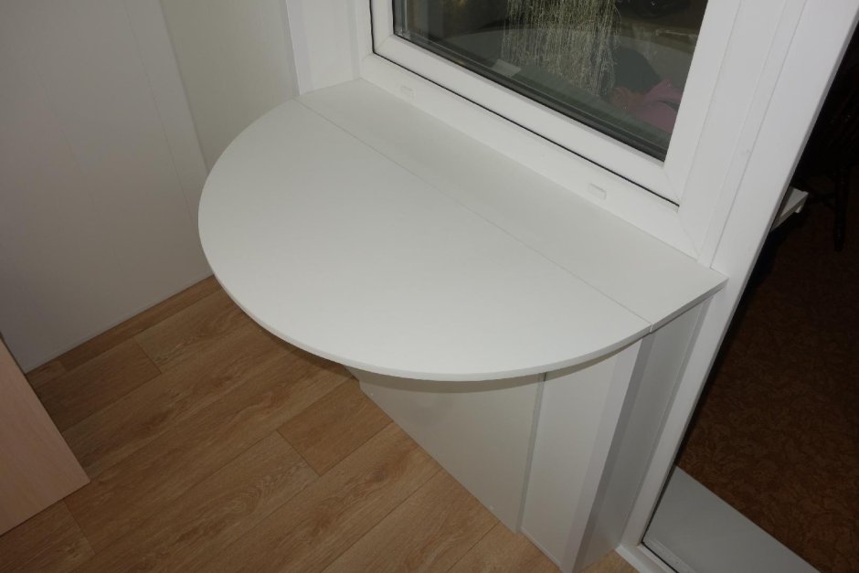 Барные стулья на лоджии