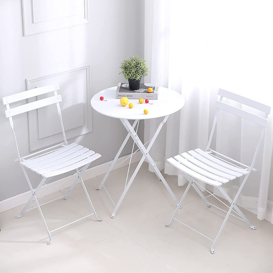 Небольшой столик на балкон