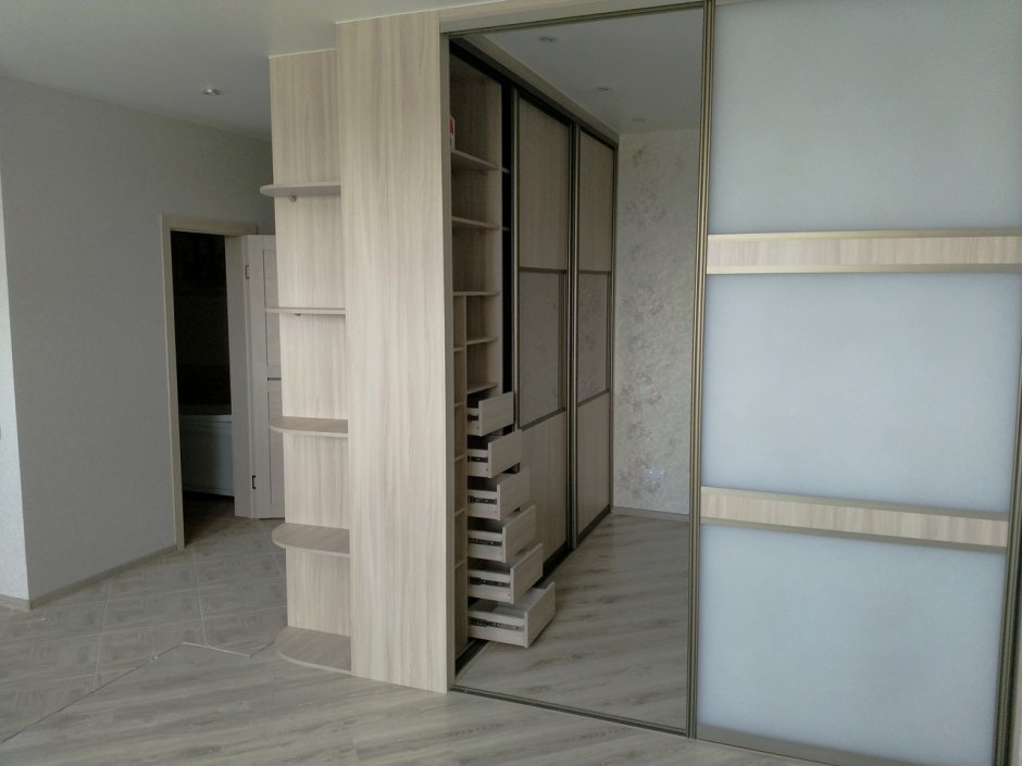 Шкаф-перегородка двухсторонний