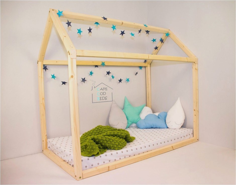 Кровать домик с лампочками