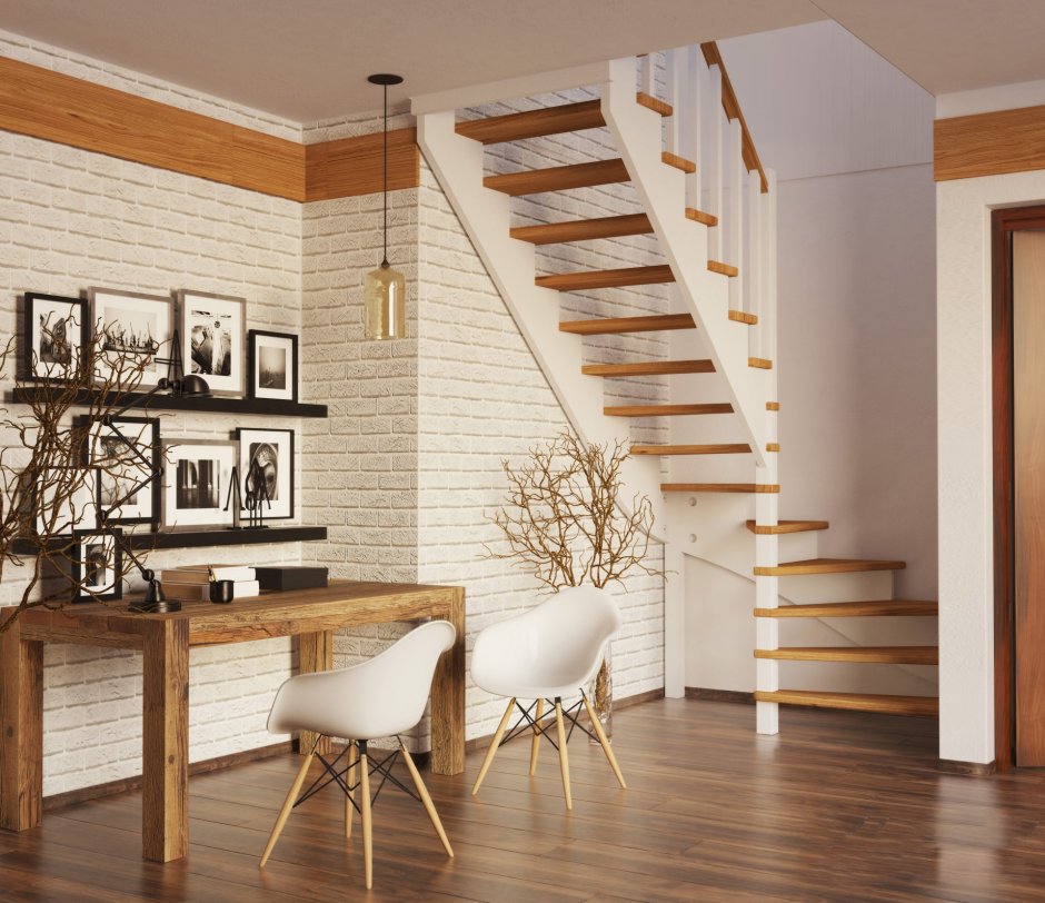 Винтовая лестница в прихожей