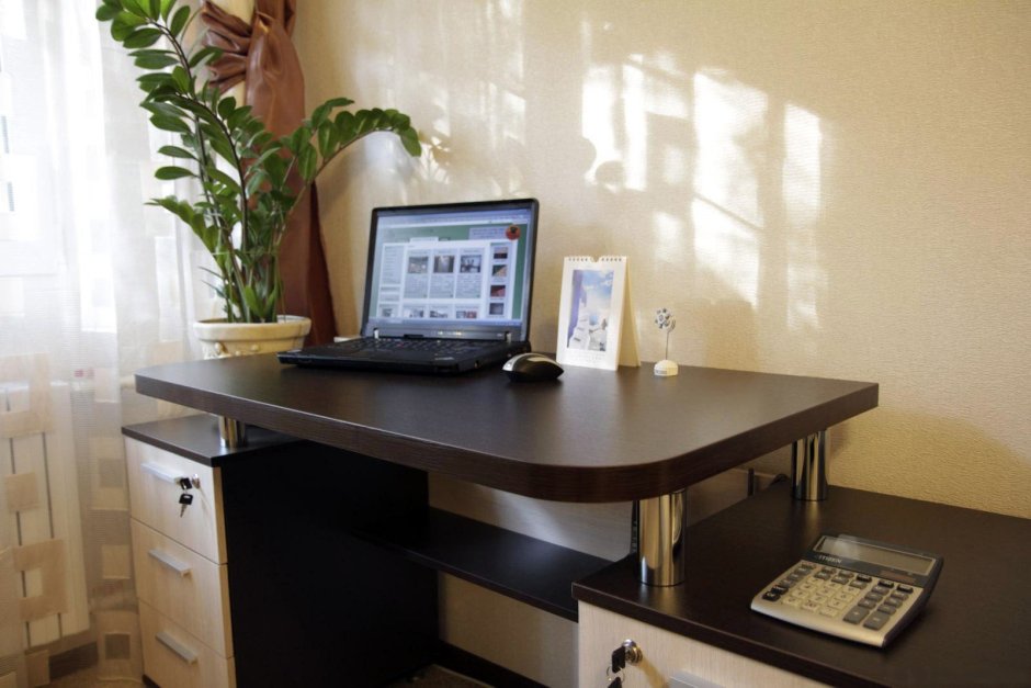 Компьютерный стеклянный стол g007