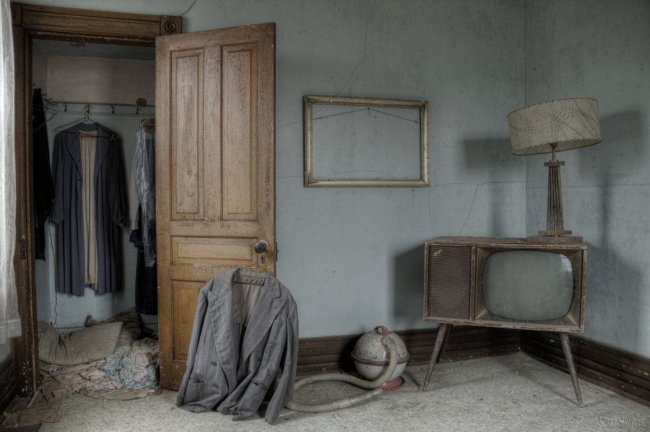 Старый шкаф