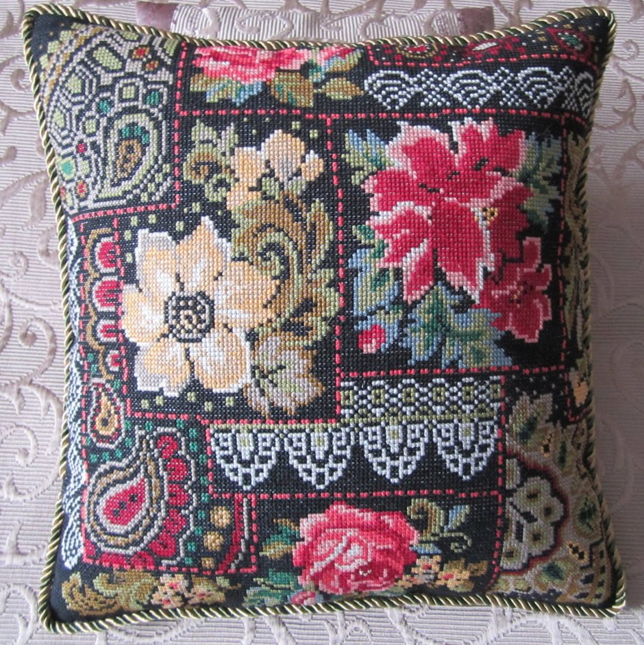 Вышивка подушки думочки антикварная