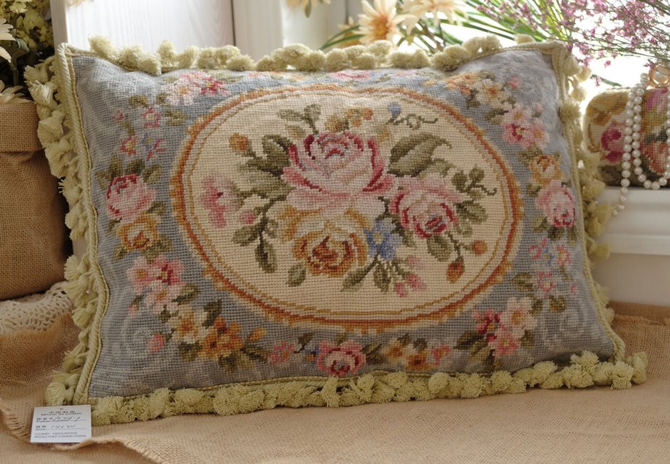 Старинные вышивка подушки