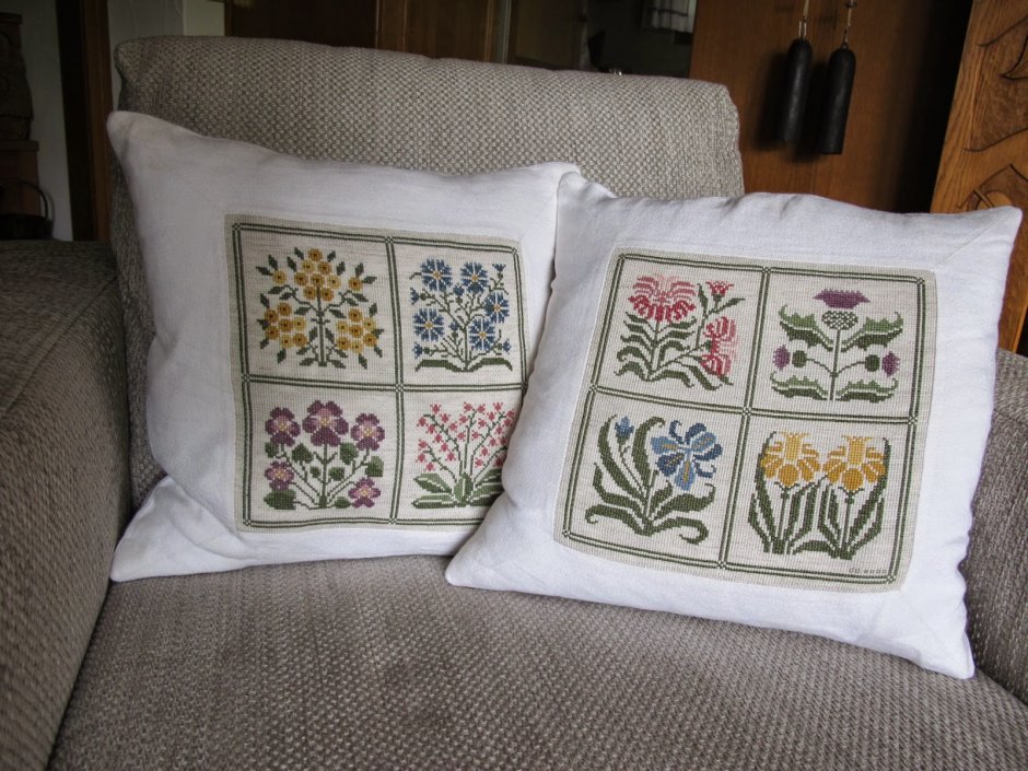 Подушка крестиком Сканди