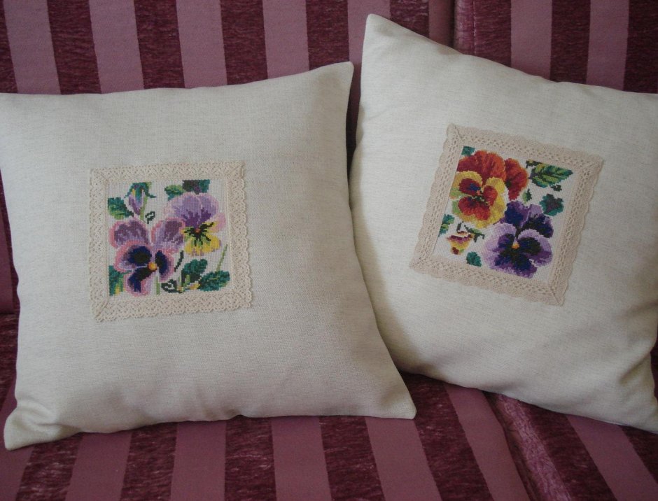 Диванная подушка вышивка