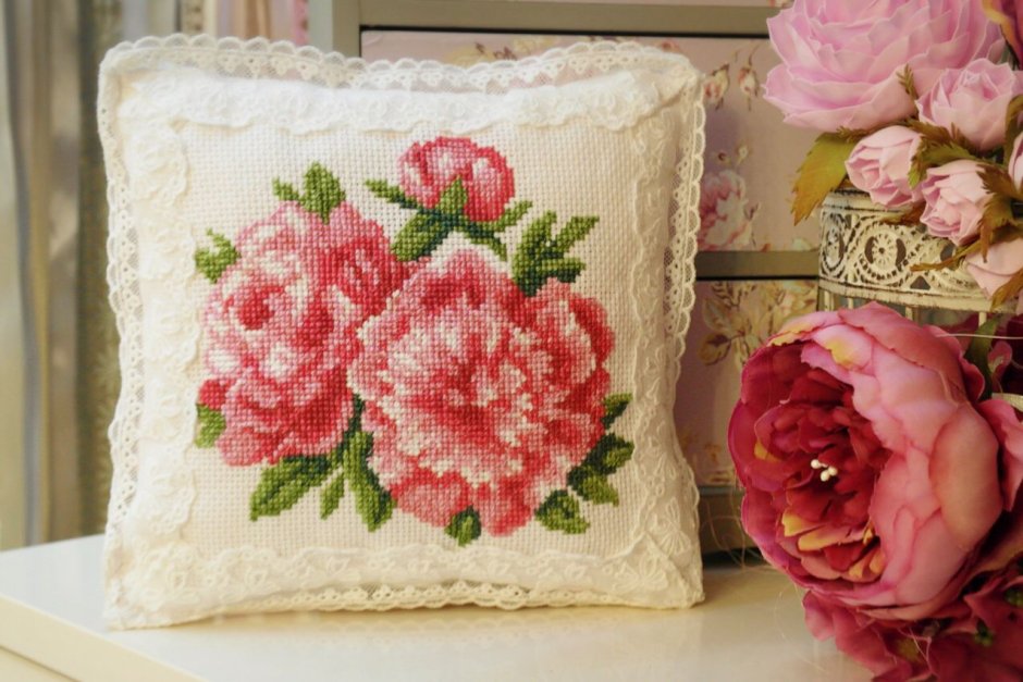 Подушка вышивка