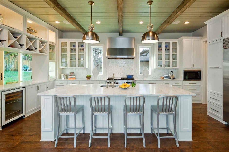 Кухня из вагонки белая с низким потолком