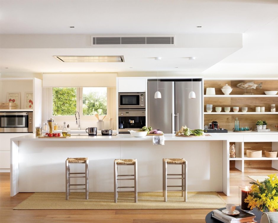 Просторная кухня