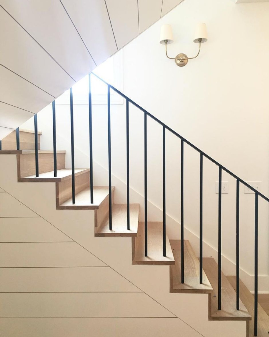 Металлические прутья для лестницы