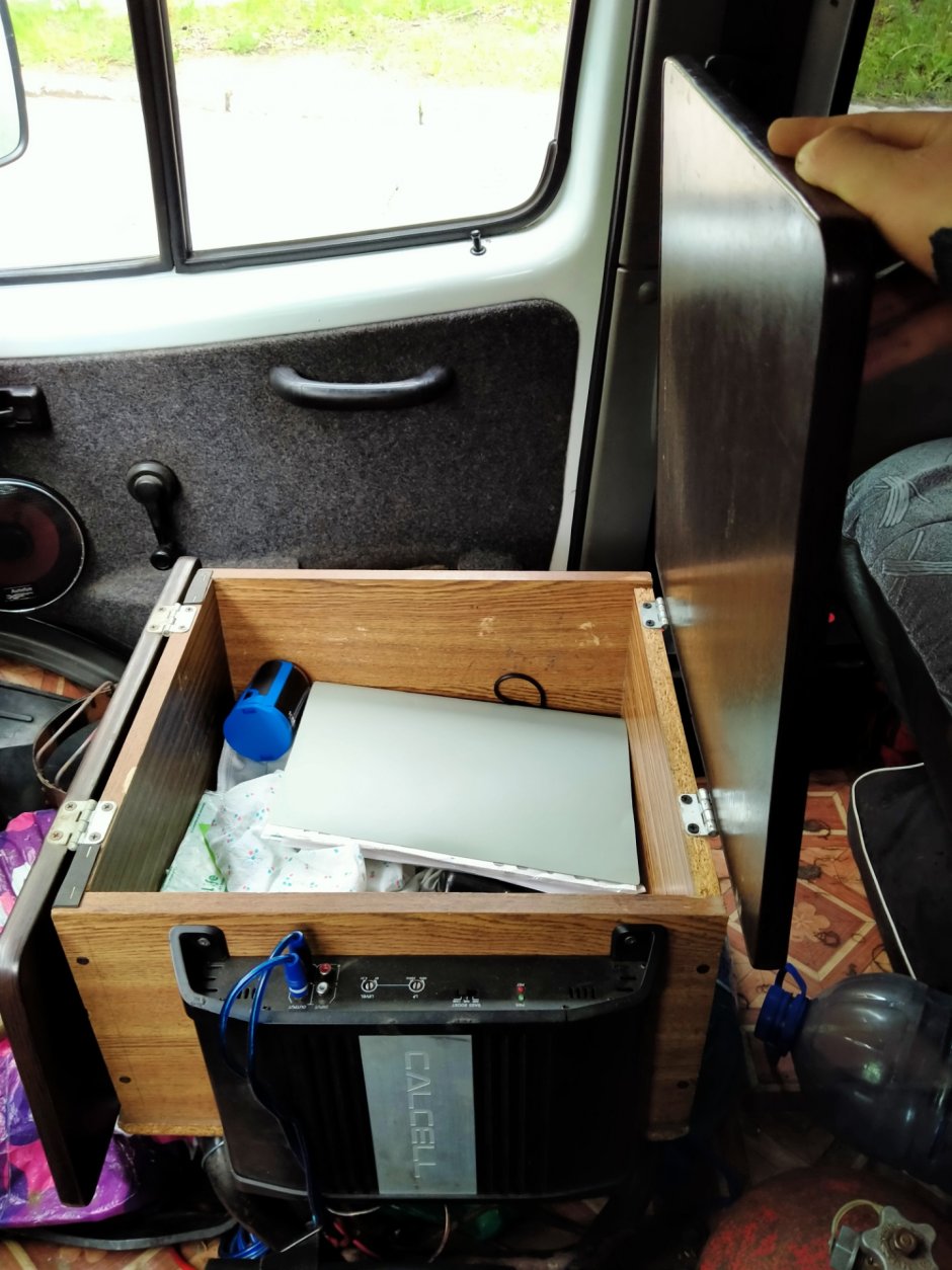 Столик охотник в УАЗ Патриот