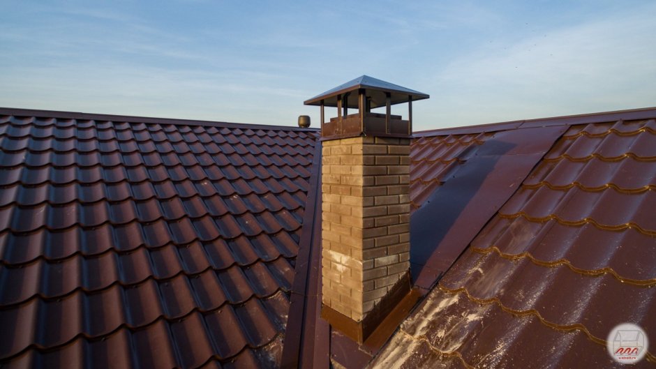 Труба дымохода на крыше