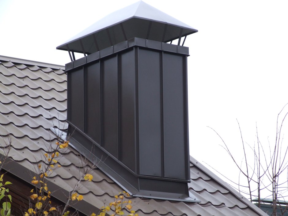 Отделка трубы на кровле