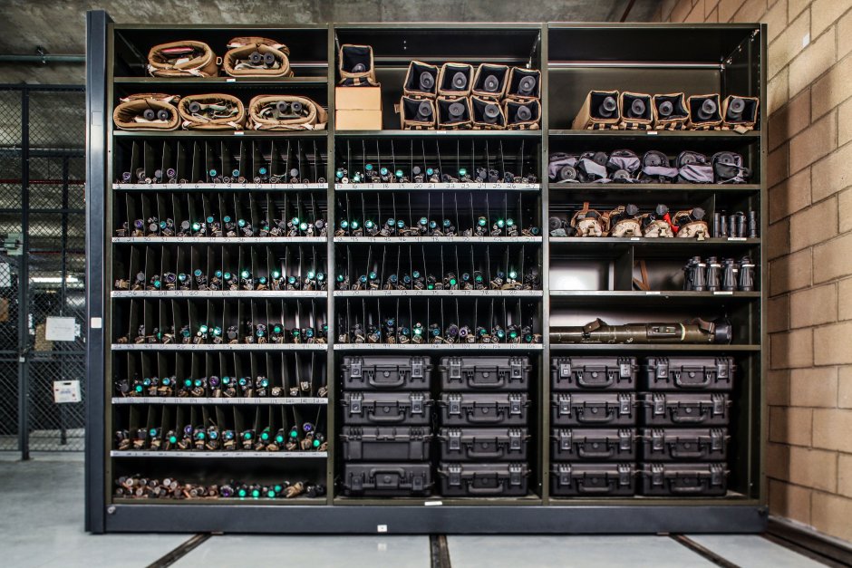 Стеллажи для оружейной комнаты