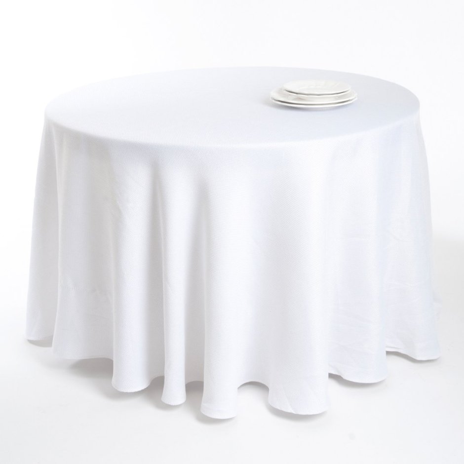 Длинный стол со скатертью