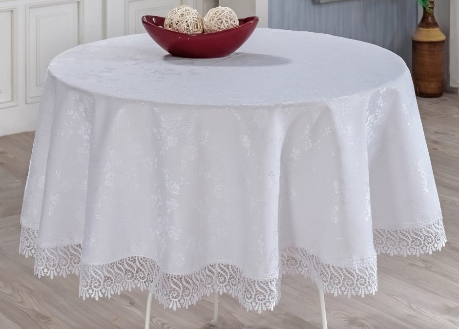 Скатерть Verolli KDK белая