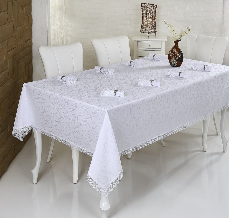 Стол со скатертью вектор