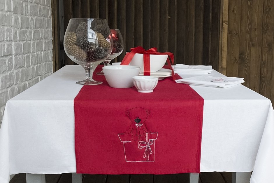 Сервировка стола скатерть