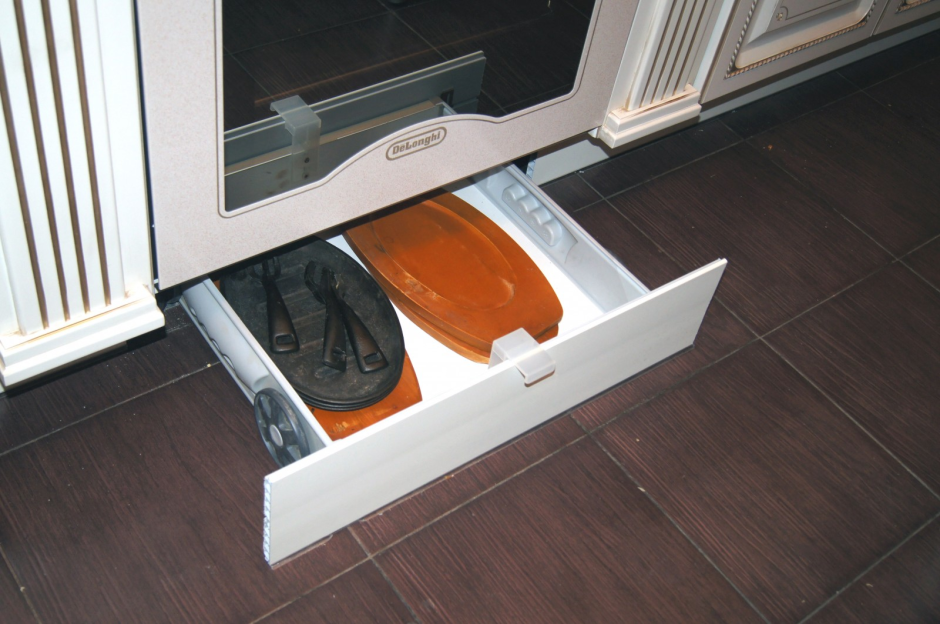 Volpato выдвижная система в цоколь