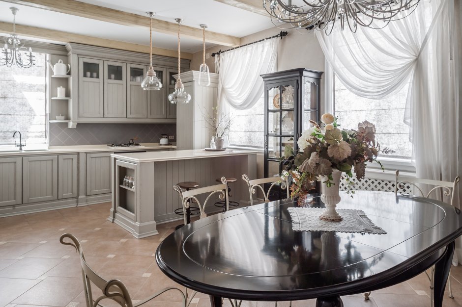 Столовая в стиле Прованс в загородном доме