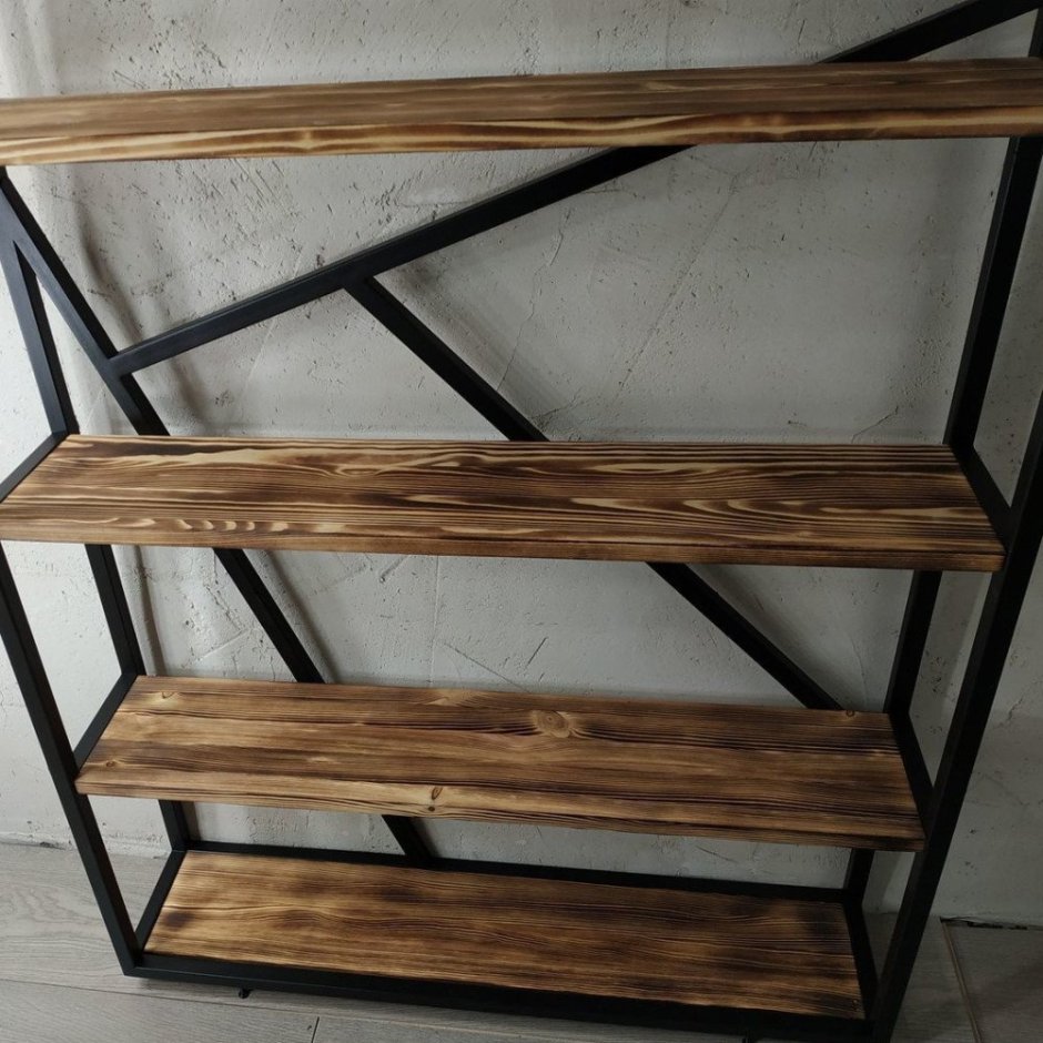 Полки на металлическом каркасе