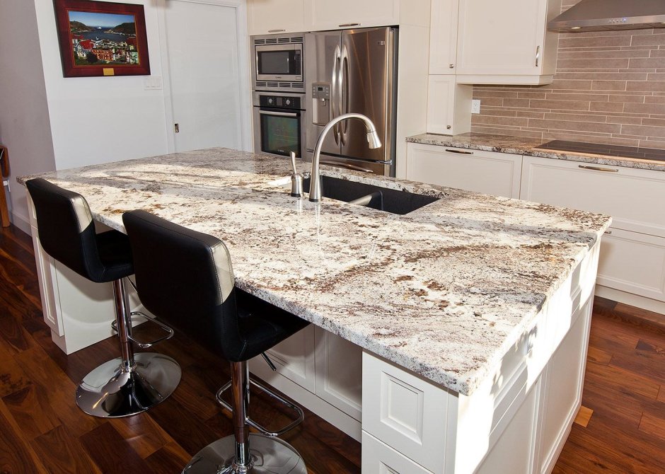 Столешница переходящая в стол на кухне