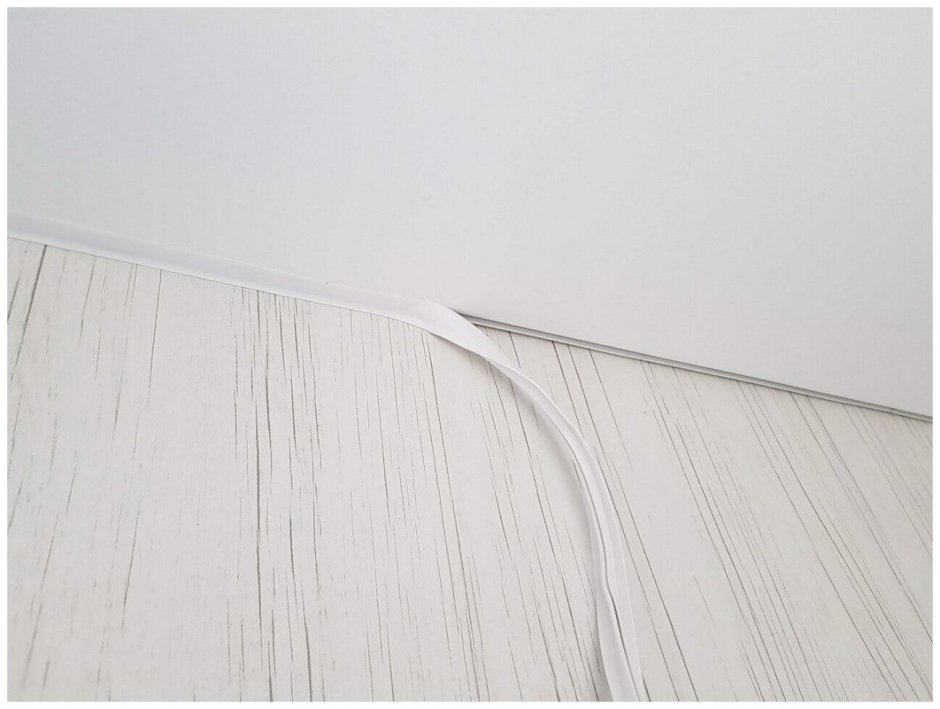 Вставка для натяжного потолка