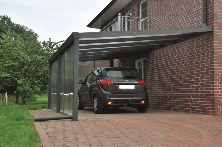 Навес для автомобиля в частном доме