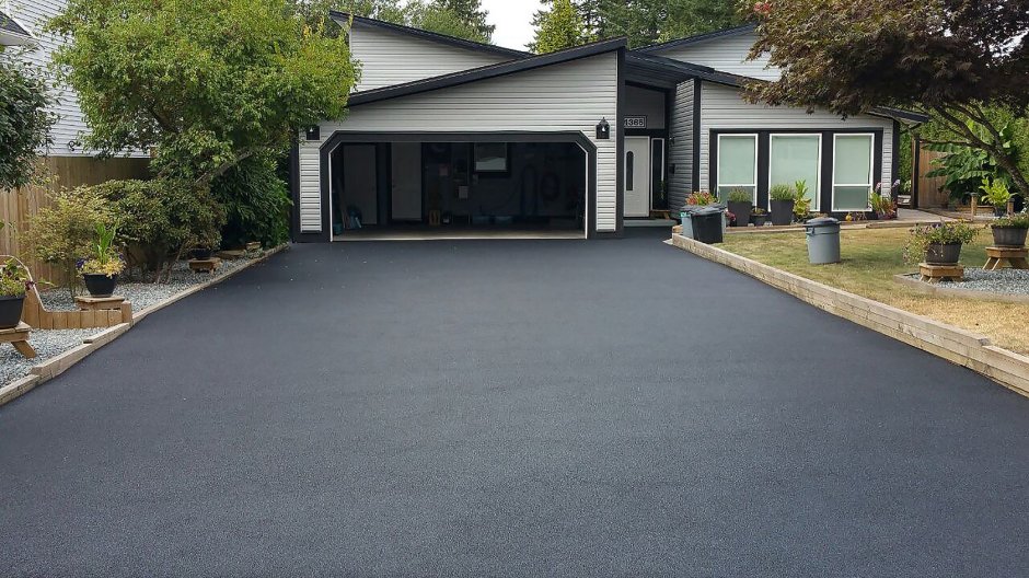 Асфальт во дворе частного дома