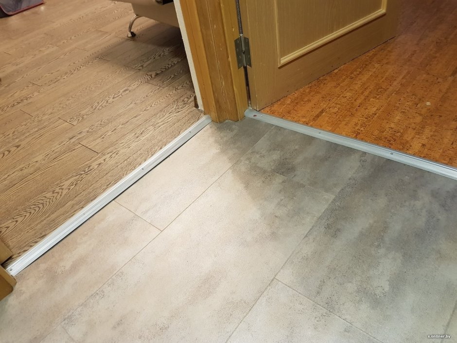 Ламинат и дверная коробка
