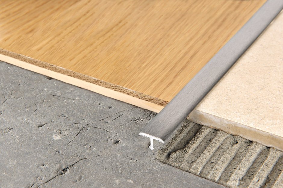 Деревянный плинтус в интерьере