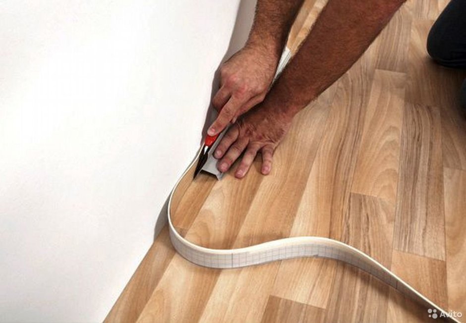 Деревянный плинтус для пола