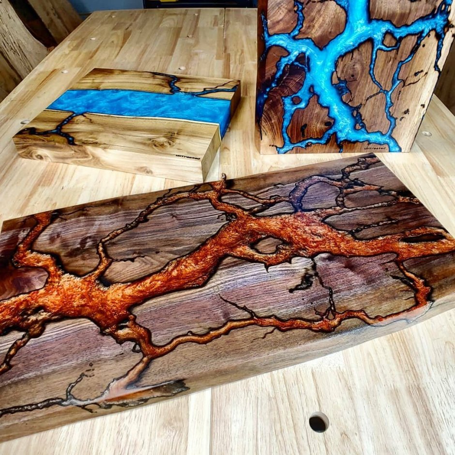 Столешница из эпоксидной смолы и камня