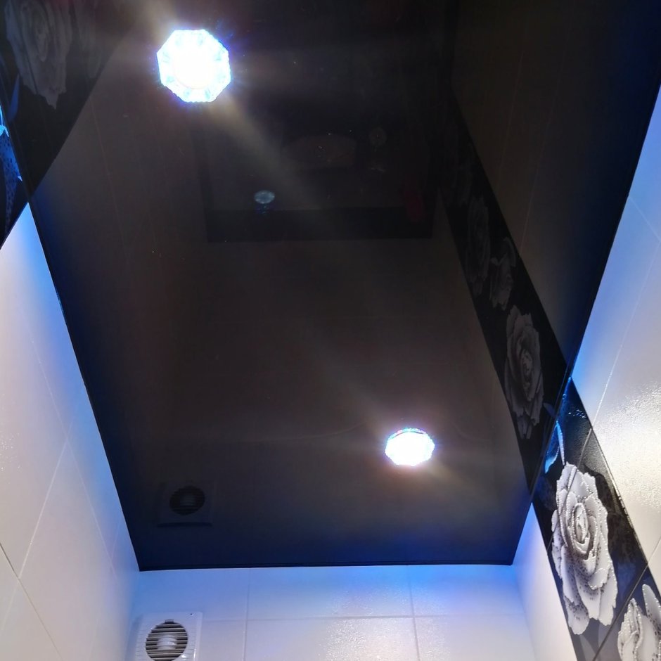 Черный глянцевый натяжной потолок