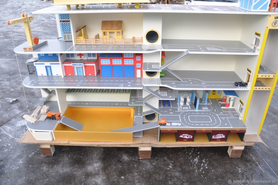 Стеллаж для машинок