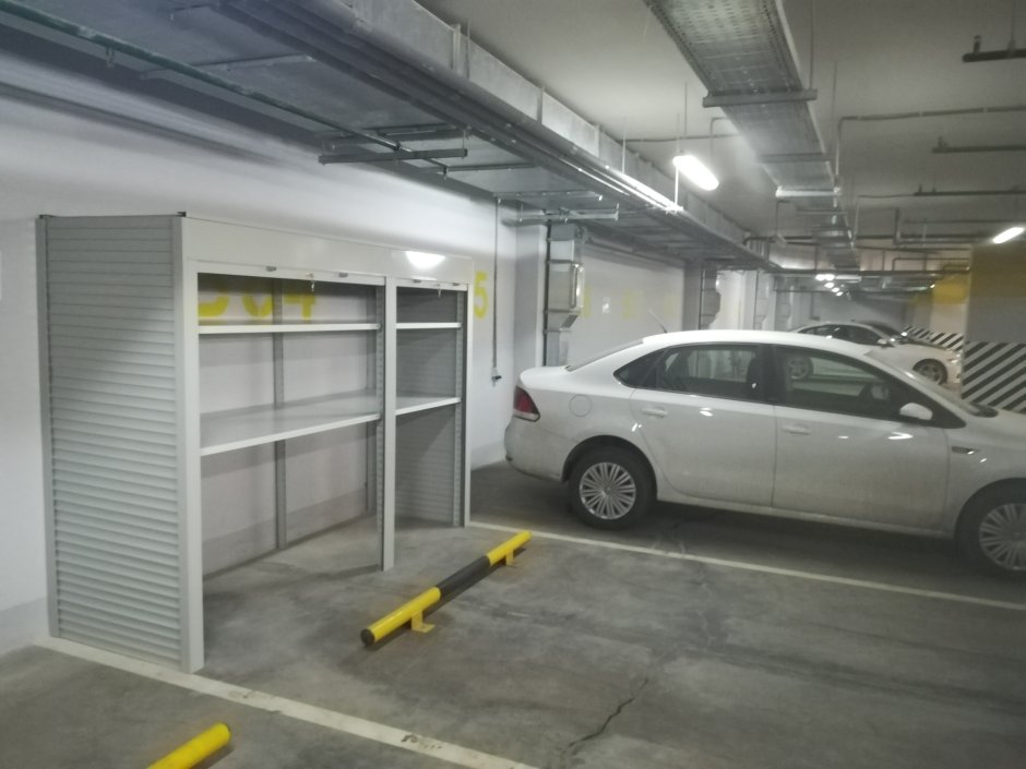 Келлер в паркинге