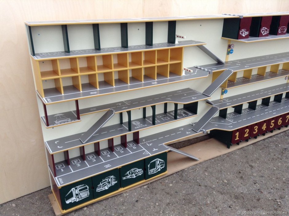 Стеллаж парковка для машинок