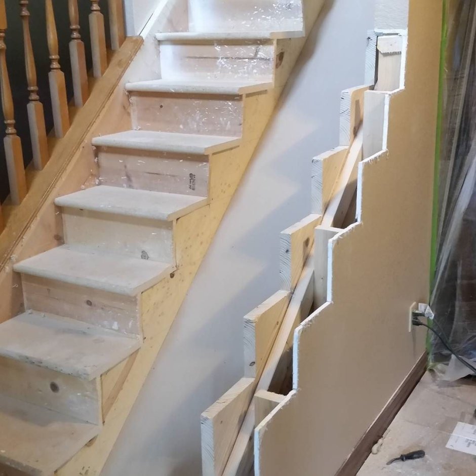 Лестница обшитая гипсокартоном