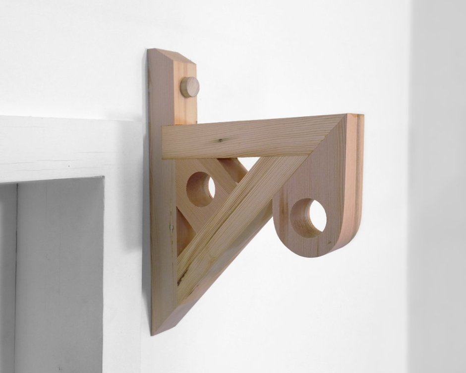 Деревянные кронштейны для полок