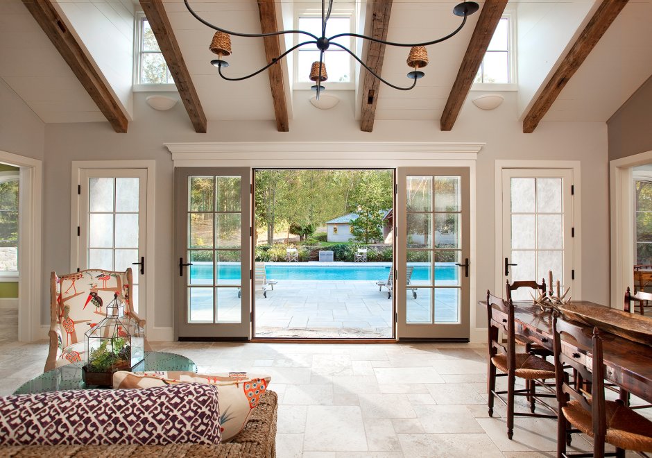 Французские окна в частном доме