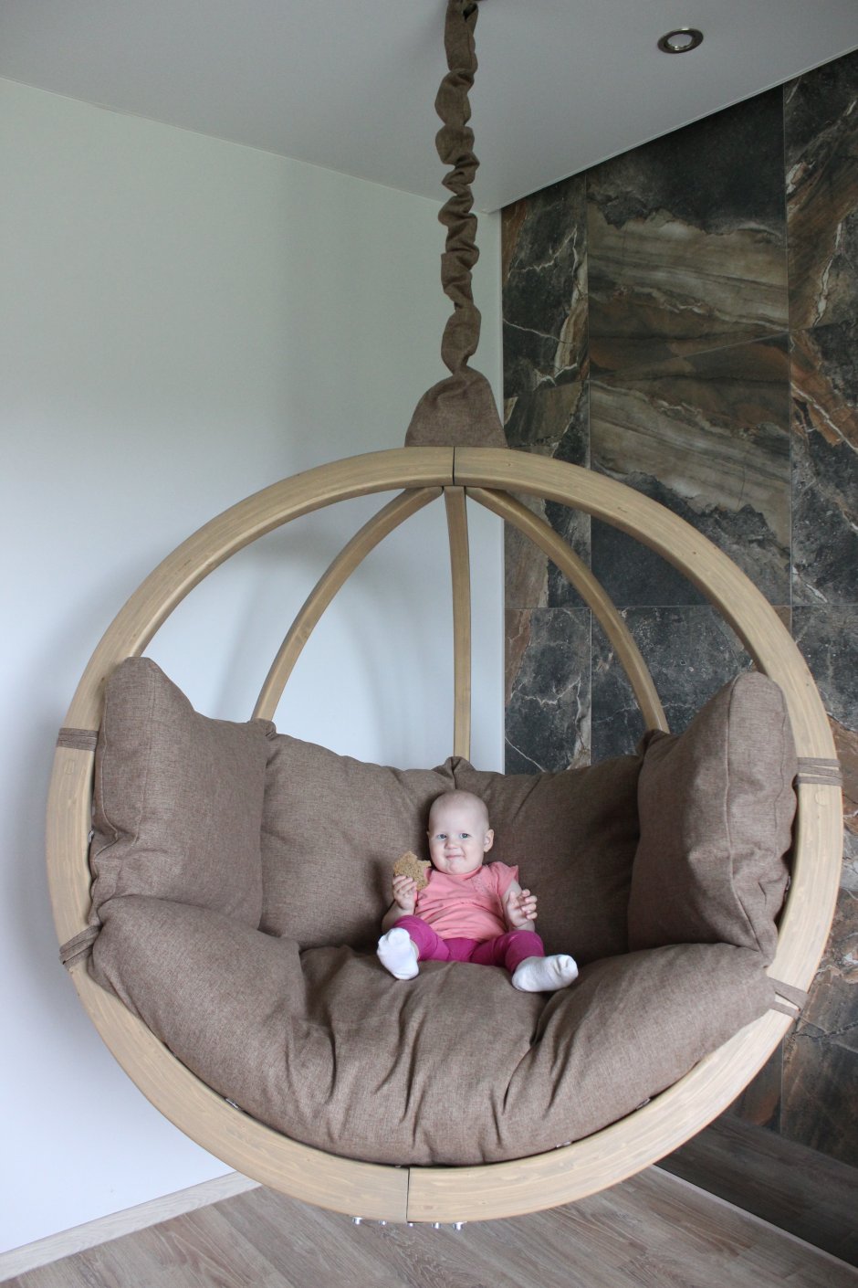 Подвесная качалка для младенца