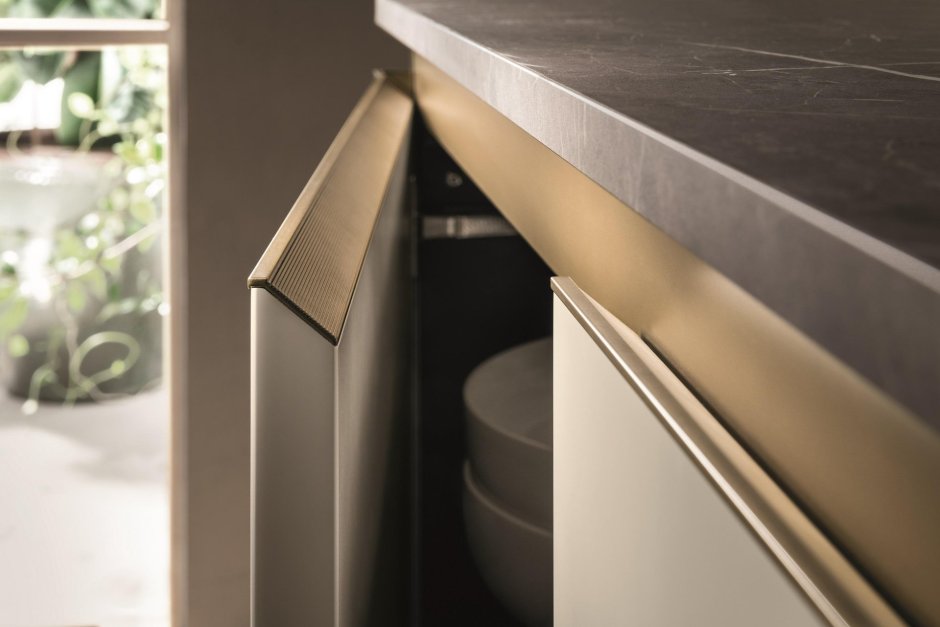 Открывание фасадов без ручек