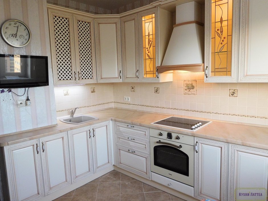 Кухня в п-44 с вентиляционным коробом