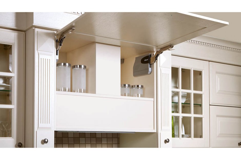 Кухня с полками вместо навесных шкафов