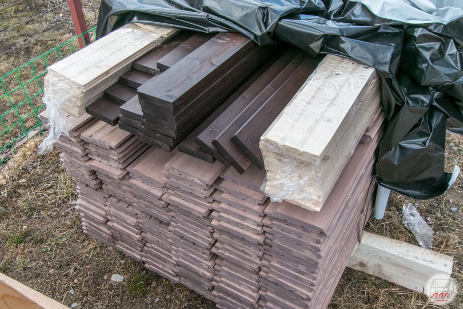 Вертикальная обшивка фасада доской