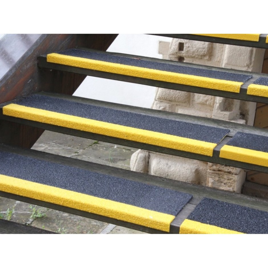 Проступи (накладки на ступени)